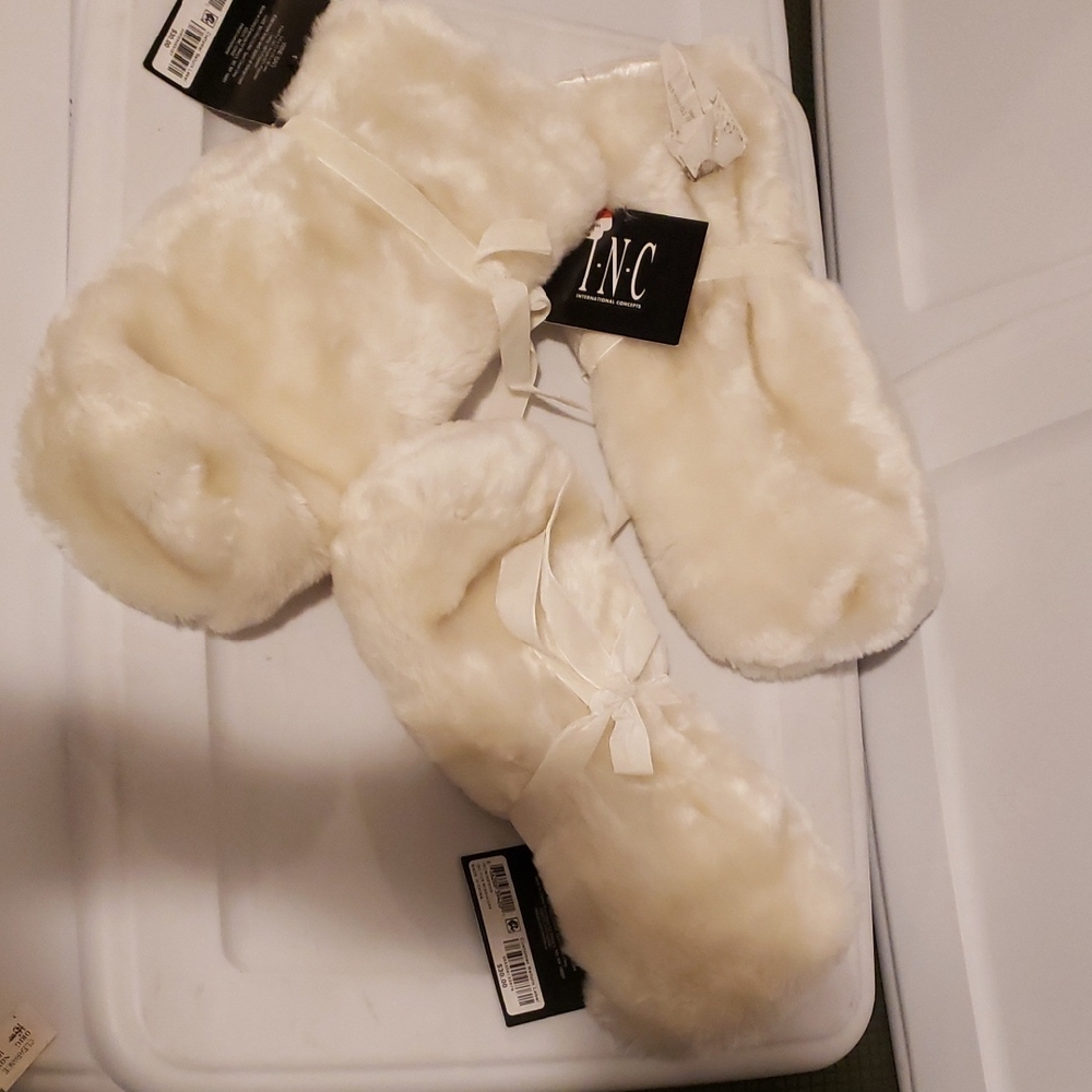 INC Faux Fur Wine Bag Set Of 3 in Cream
